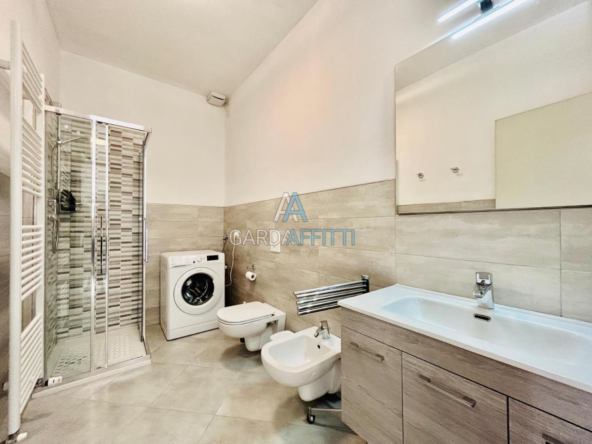 Ares Apartment - Vicino Al Lago Di Garda E Alla Stazione Treno Desenzano del Garda Exterior photo